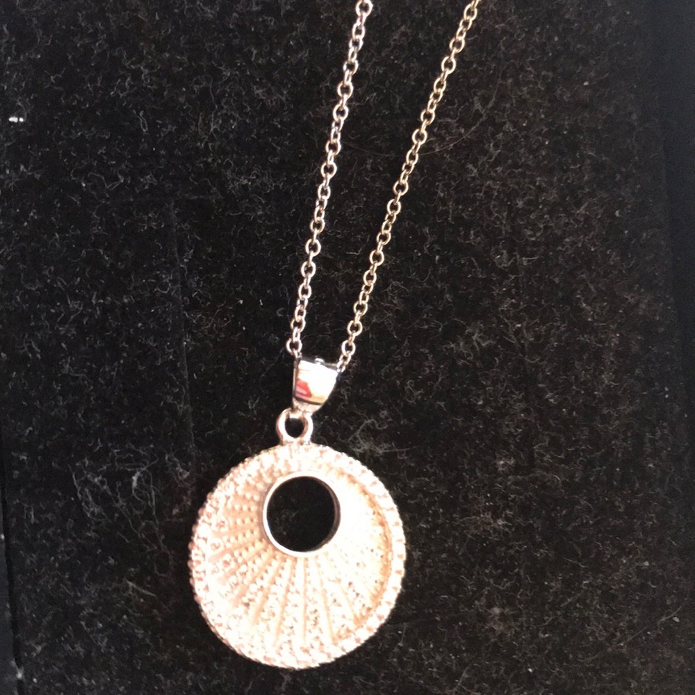Chain with pendant